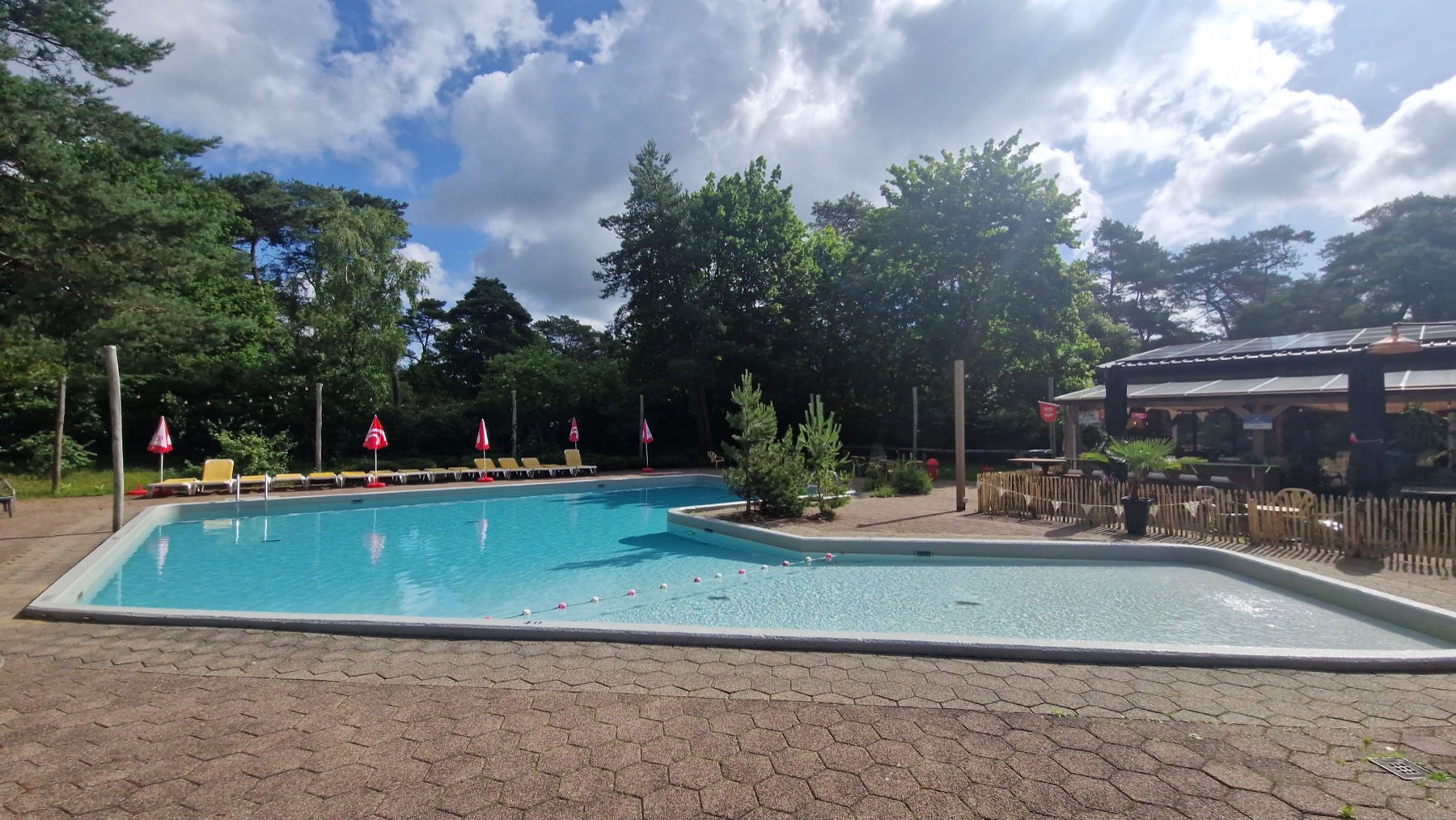 Zwembad op Camping In de Rimboe in Ermelo